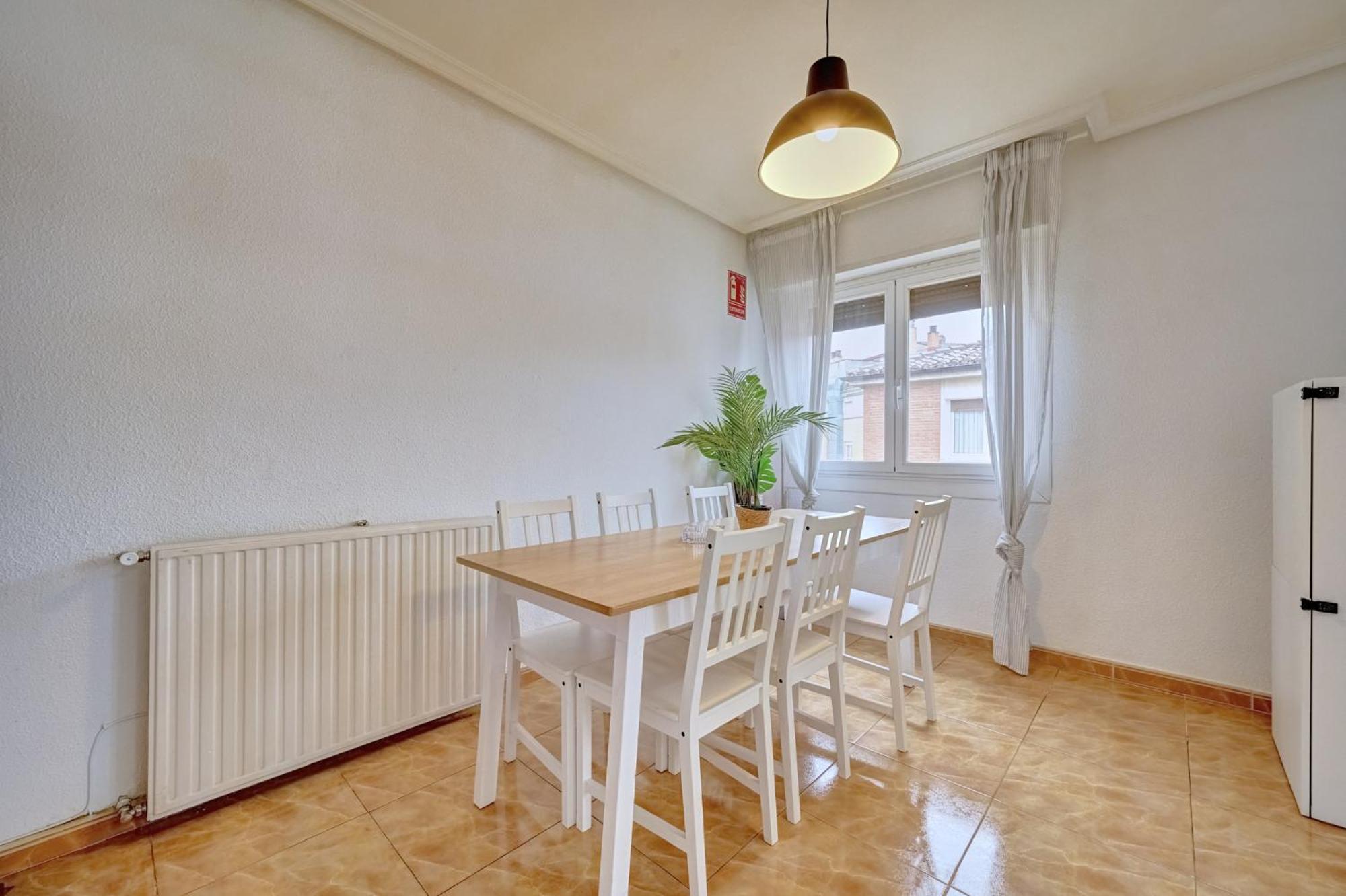 Chestnut By Clabao Apartment Haro Bagian luar foto