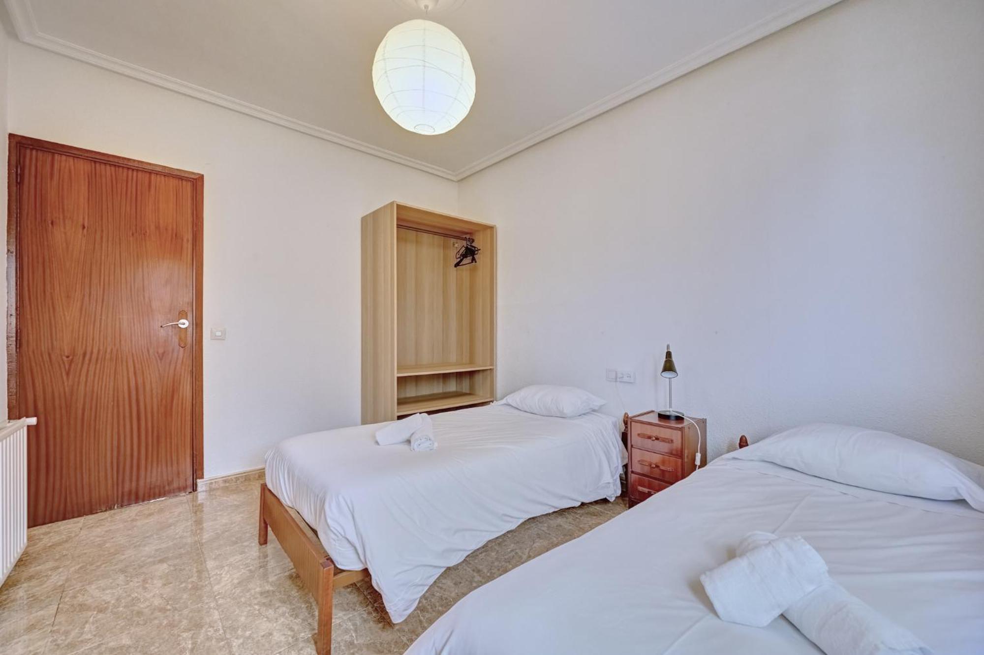 Chestnut By Clabao Apartment Haro Bagian luar foto